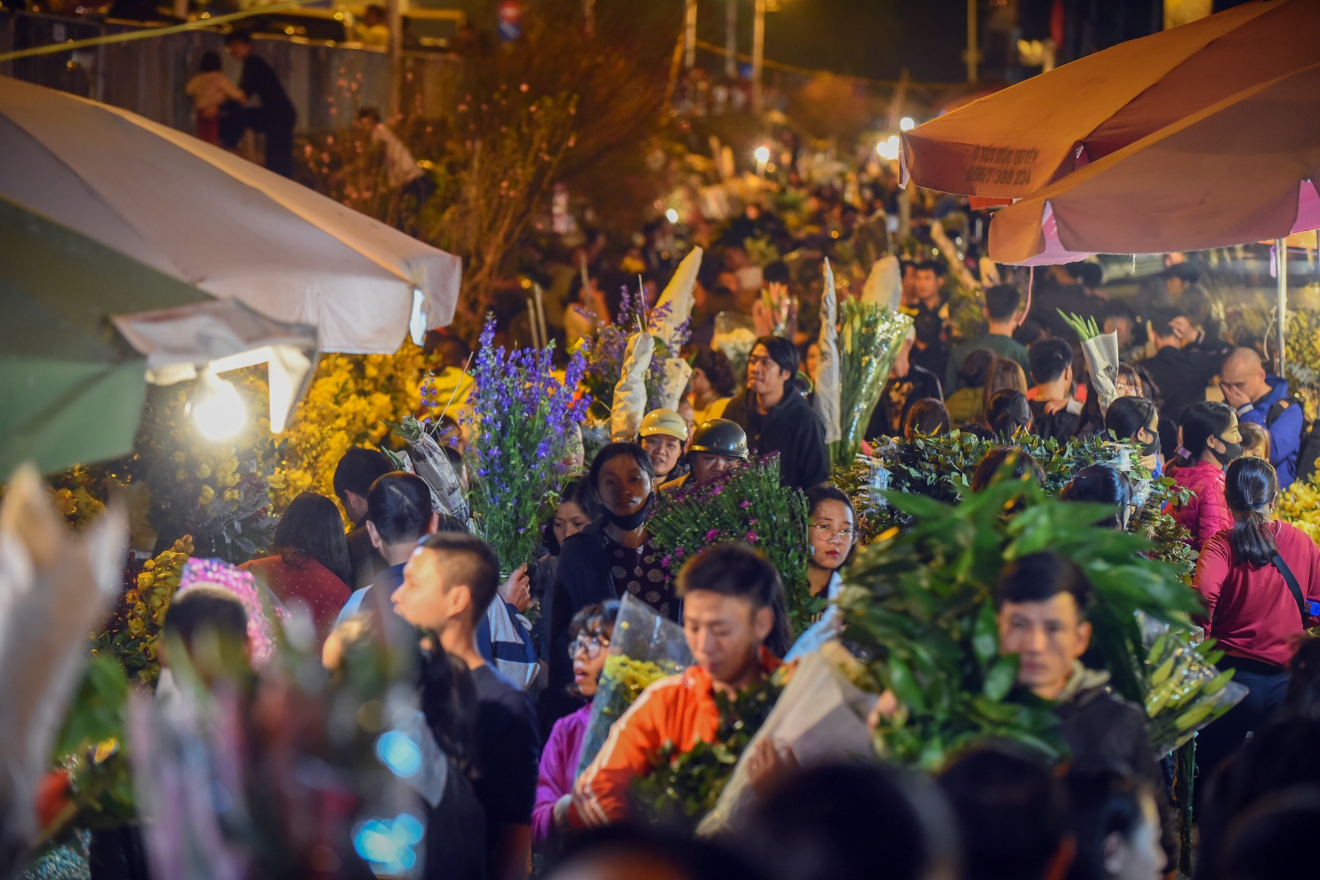 cho hoa ngay Tet anh 2