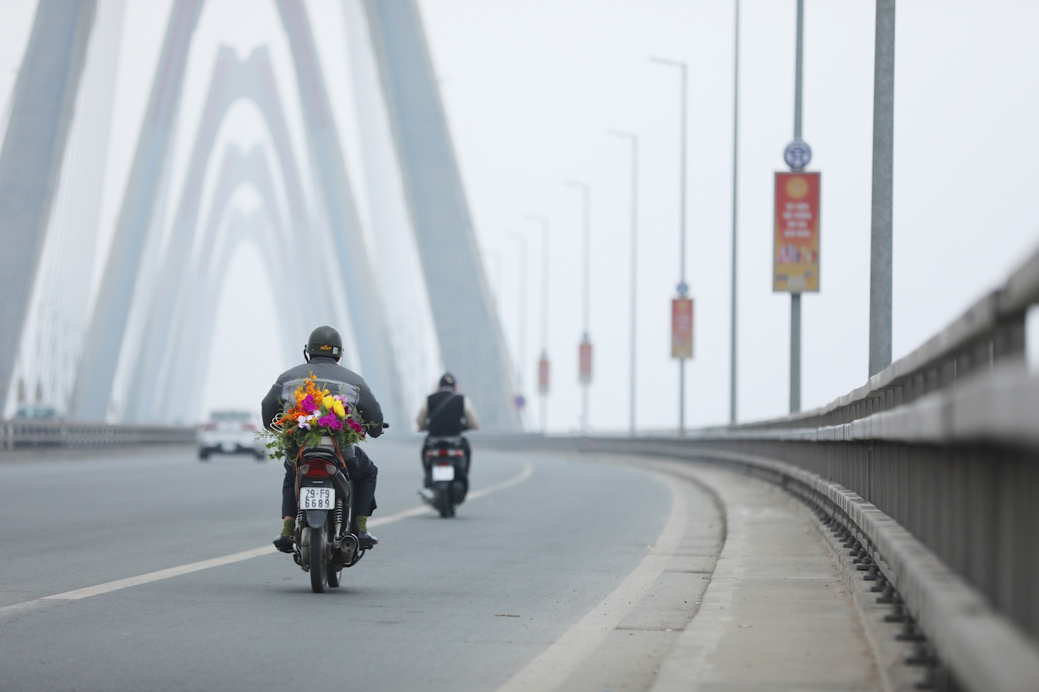 Sang mung 1 Tet anh 21