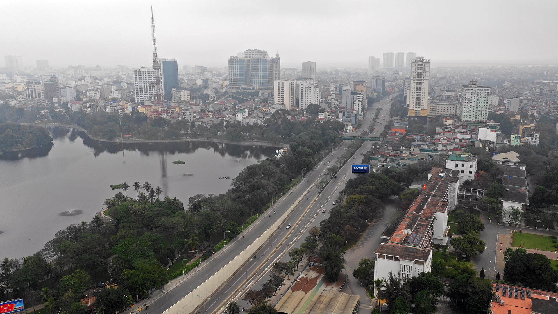 Sang mung 1 Tet anh 18