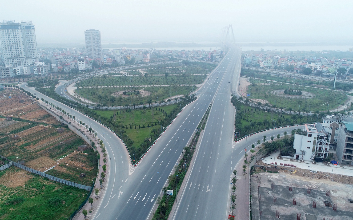 Sang mung 1 Tet anh 20