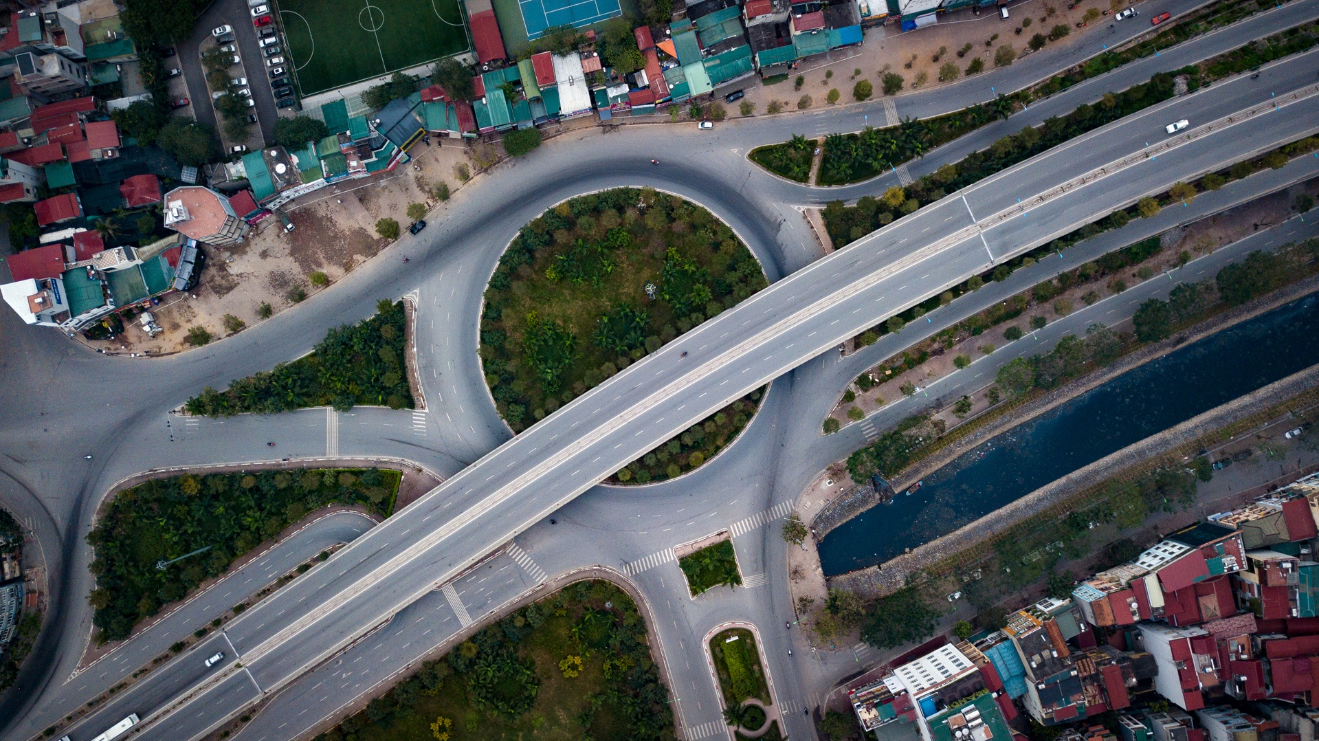 Sang mung 1 Tet anh 9