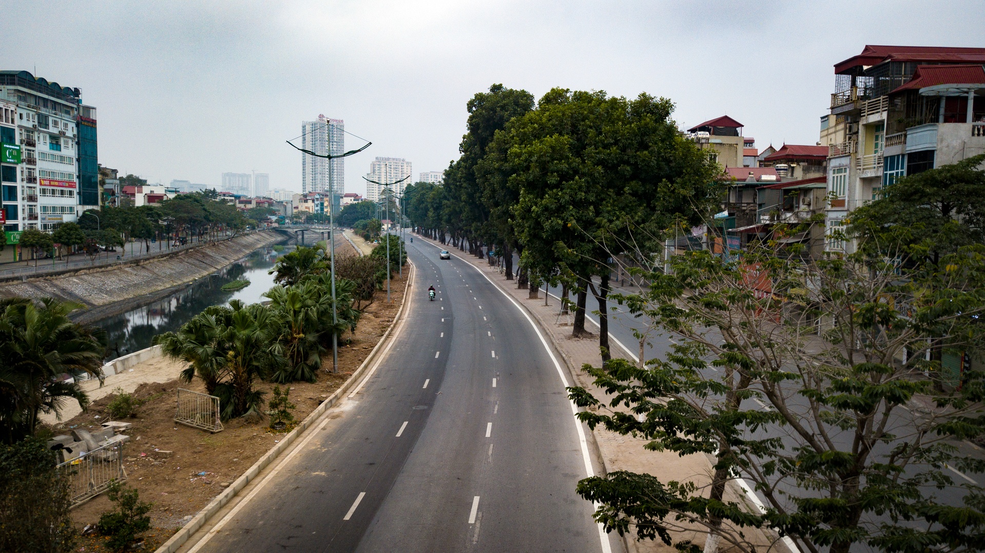 Sang mung 1 Tet anh 11