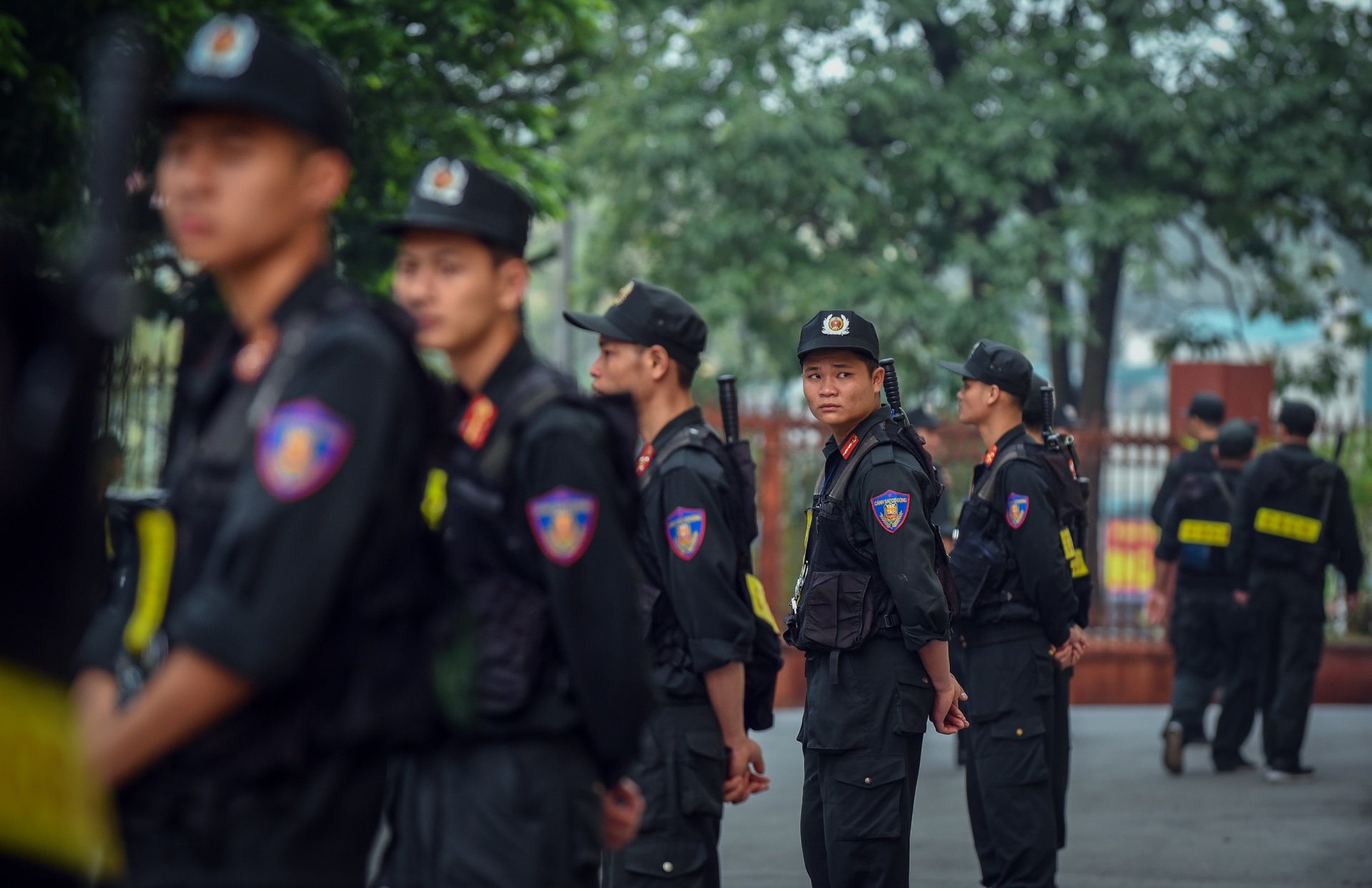 Tram canh sat co dong bao ve phien xu duong day danh bac nghin ty hinh anh