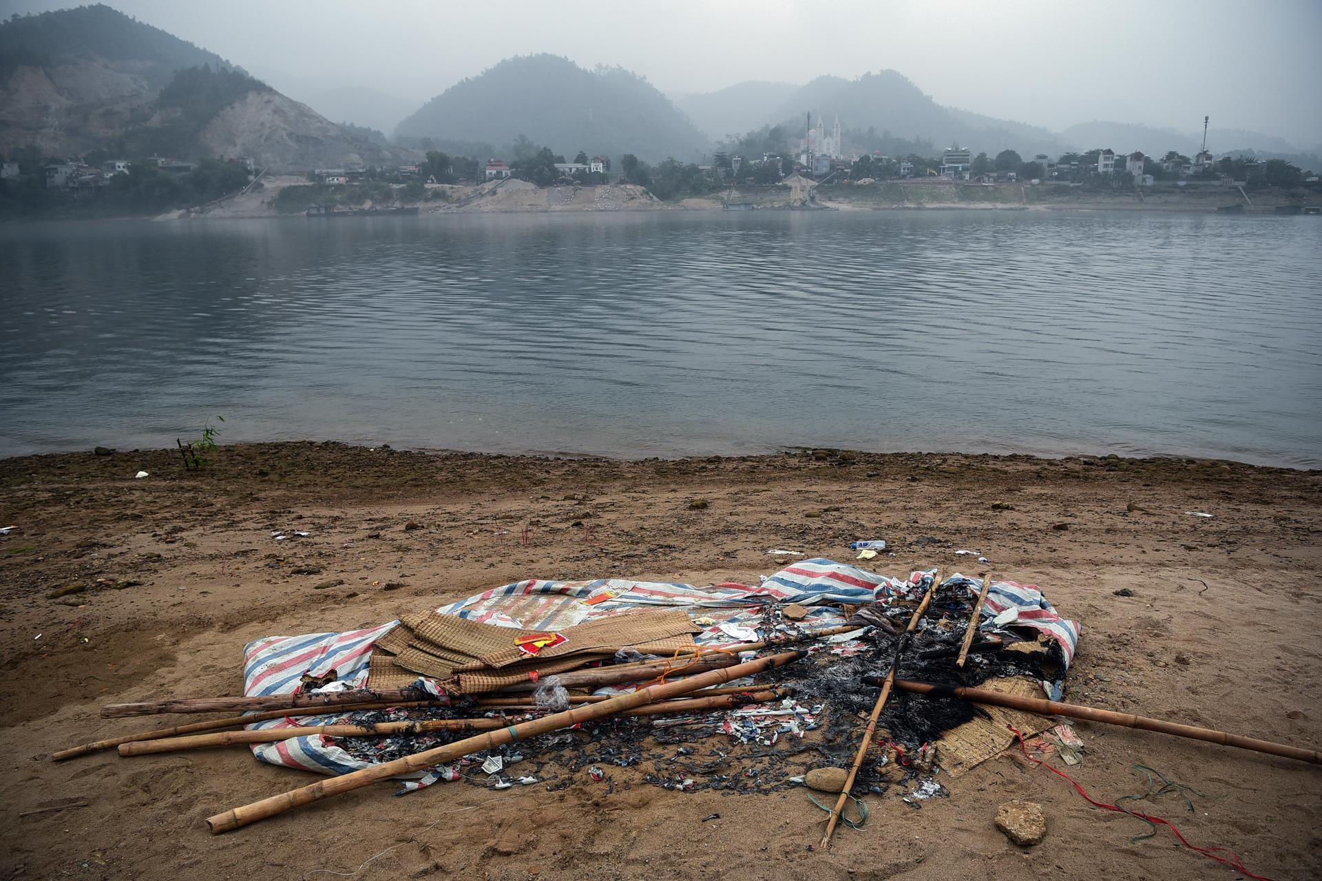 8 hoc sinh chet duoi o Hoa Binh anh 10