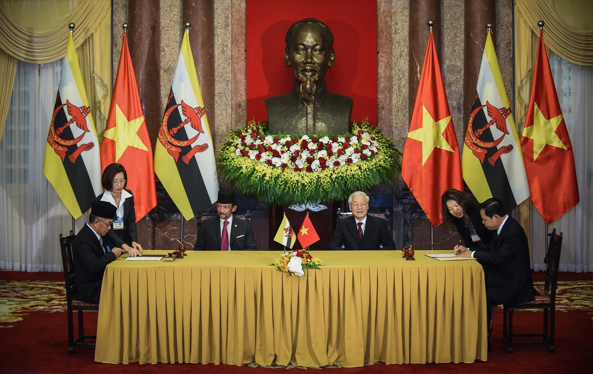 Quoc vuong Brunei tham chinh thuc Viet Nam anh 7