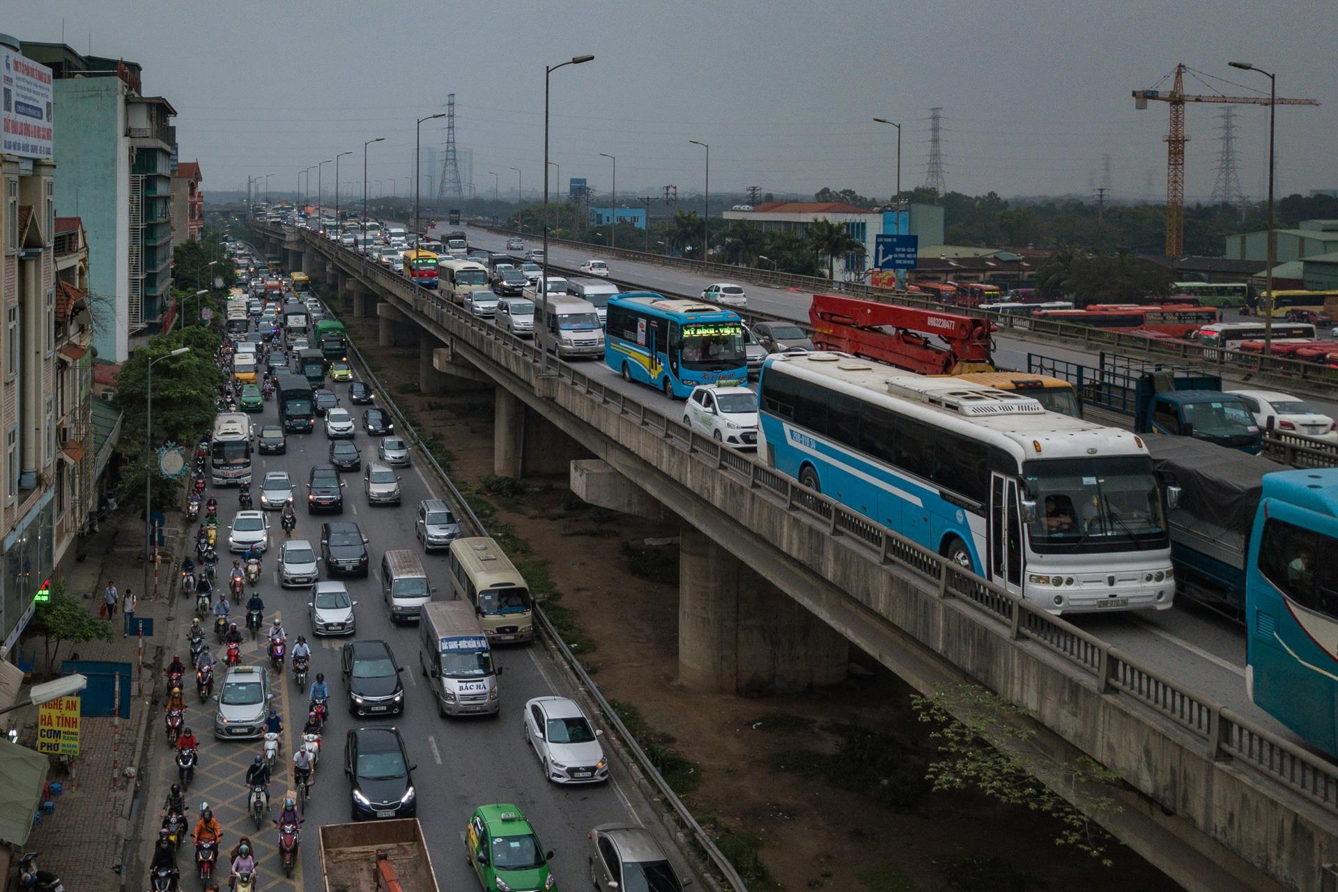 tro ve thu do sau ky nghi le anh 2