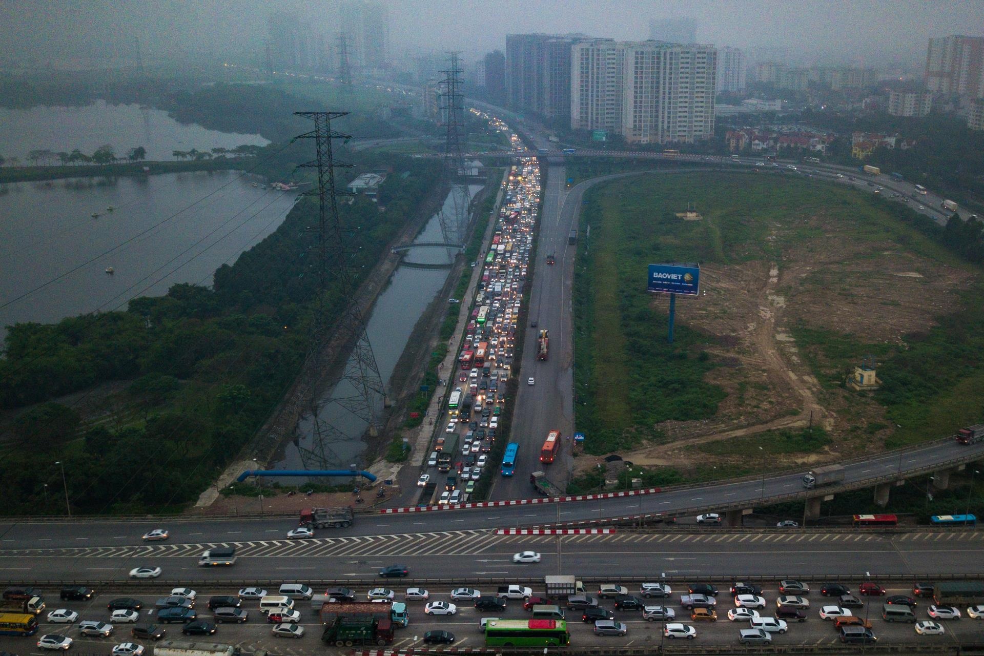 tro ve thu do sau ky nghi le anh 4