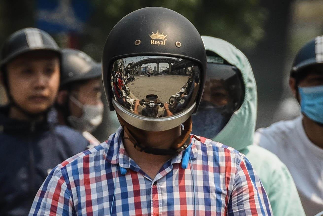 Mat duong o Ha Noi nong hon 50 do C hinh anh