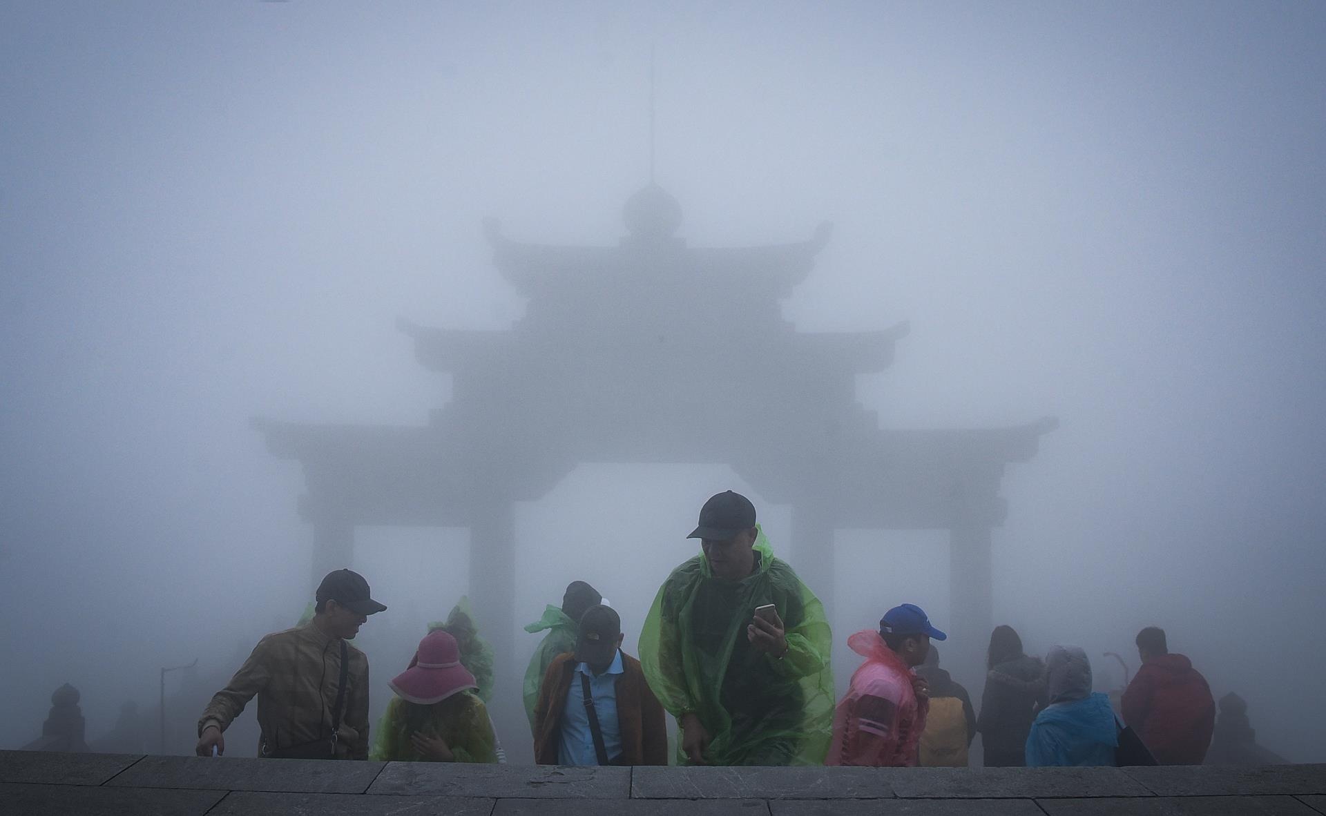 fansipan lanh giua mua he anh 1