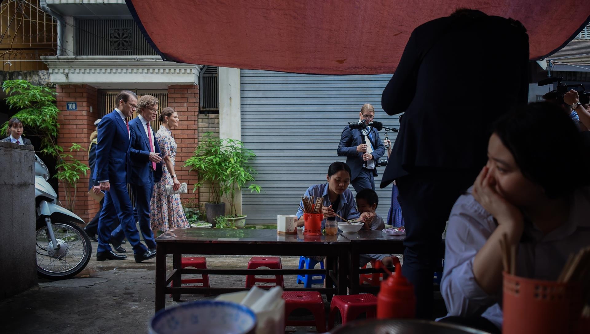 cong chua thuy dien an via he anh 3