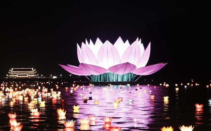 65.000 ngon nen thap sang dem hoi Vesak o ngoi chua lon nhat the gioi hinh anh