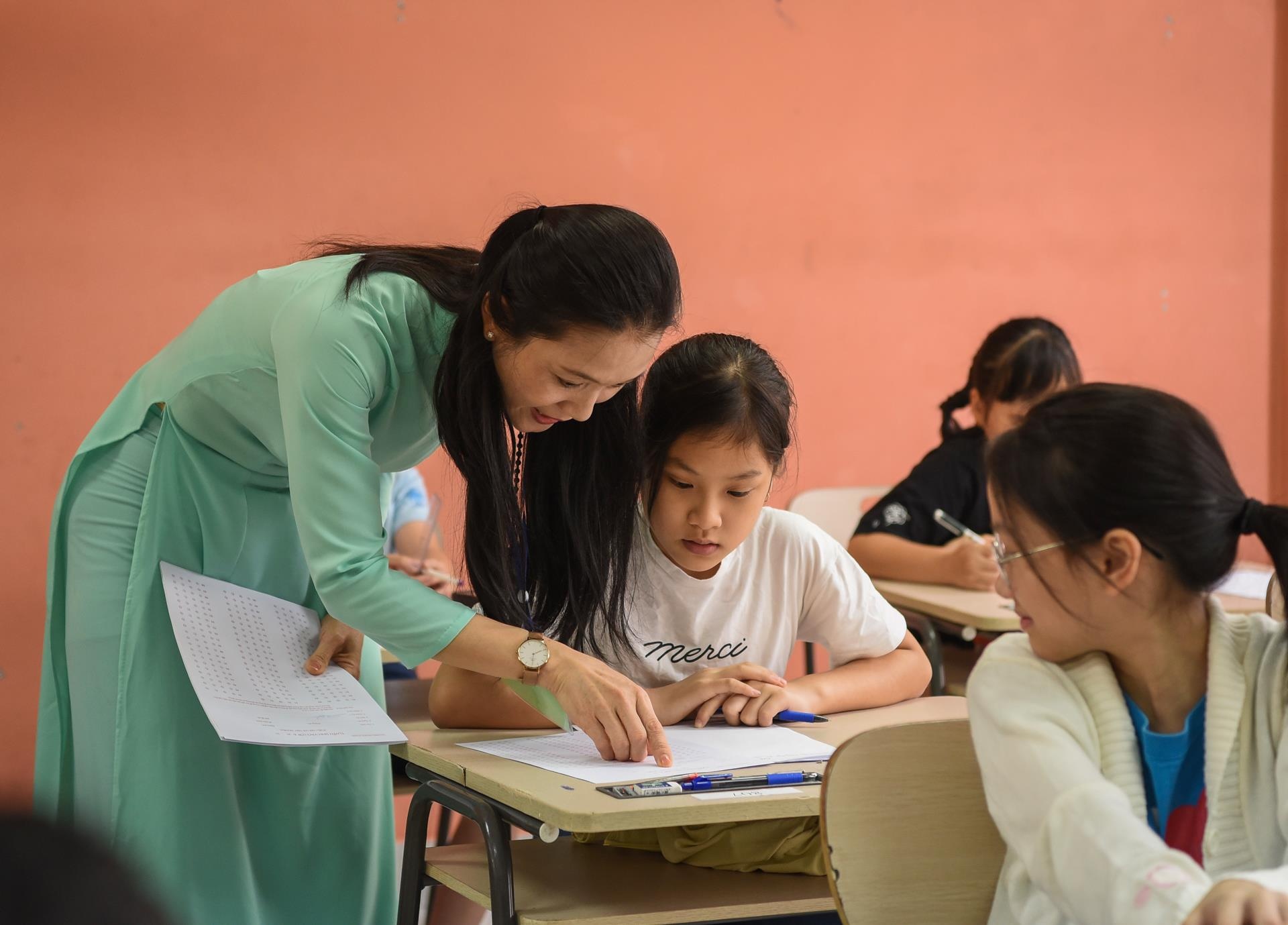 thi dau vao lop 6 anh 4