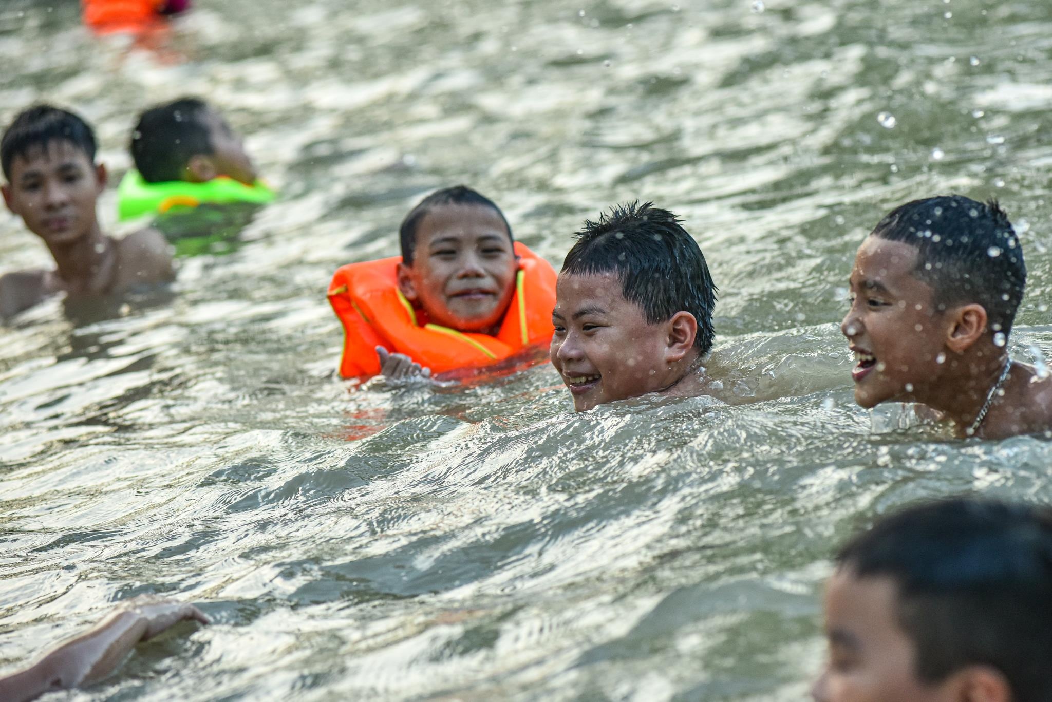 tam song ngay nang nong anh 10