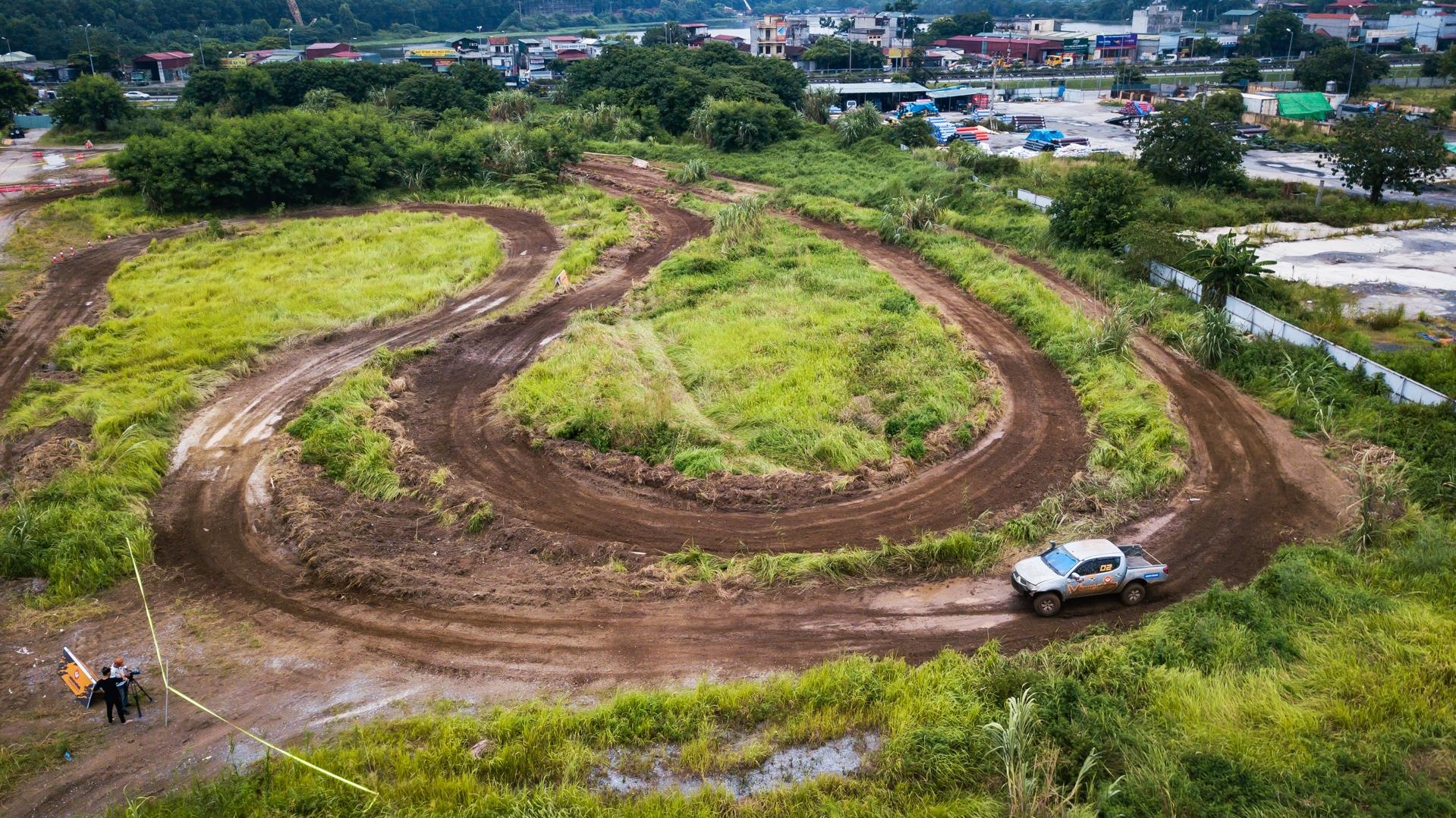 dua xe dia hinh kok anh 1