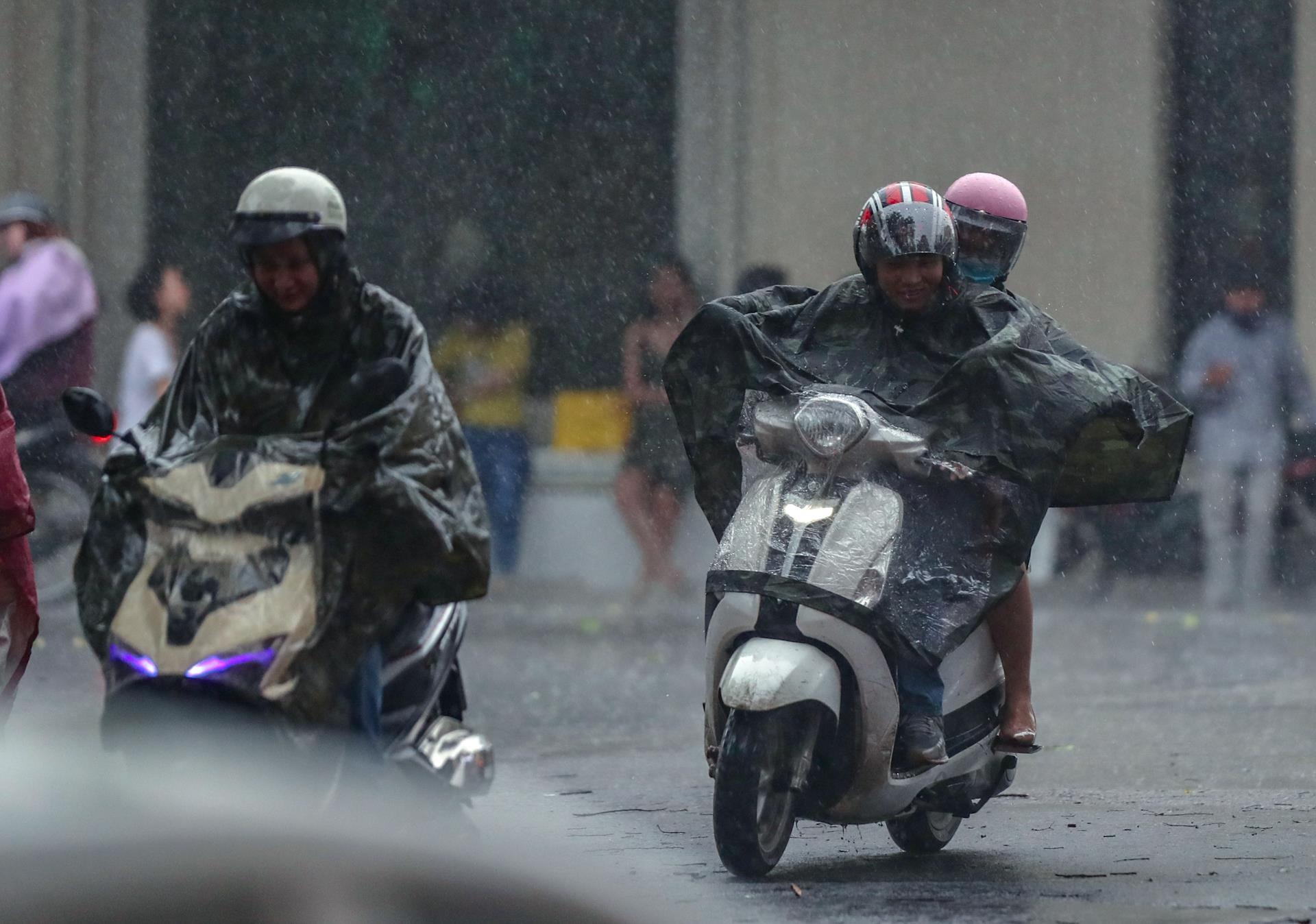 bão số 2 hà nội ảnh 1 bao so 2 ha noi anh 1