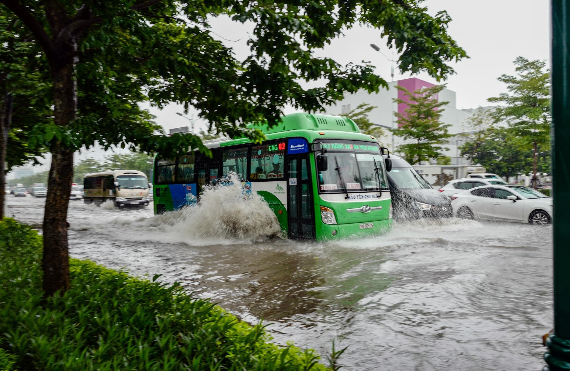 ngap mua bao ha noi anh 7