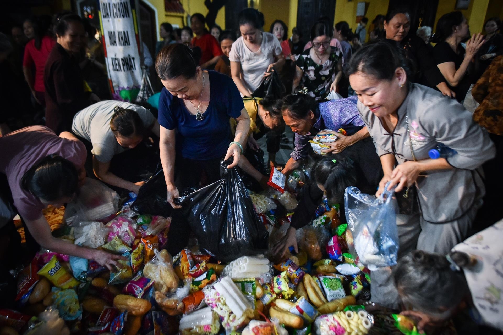 cuop loc ram thang 7 anh 8