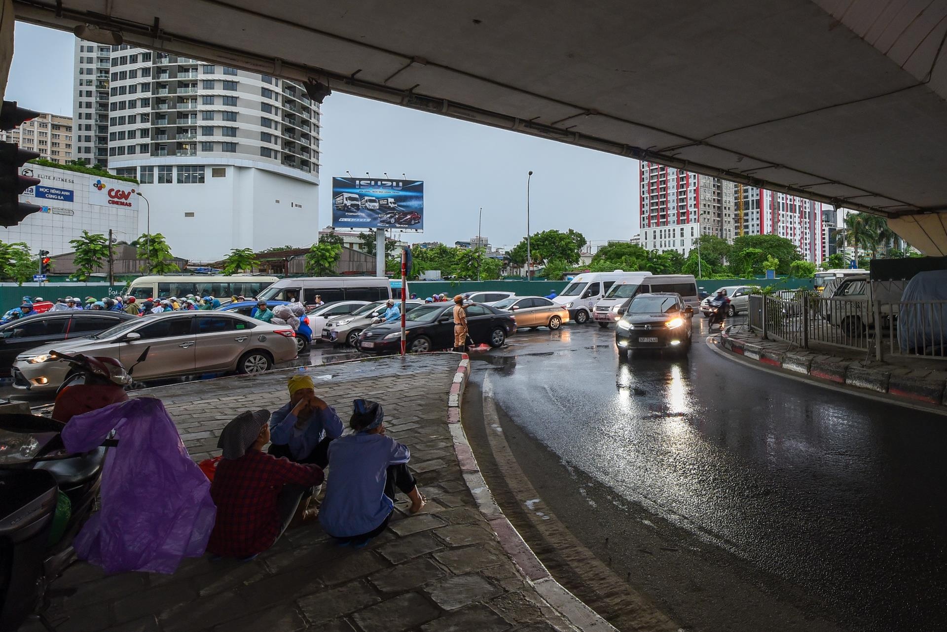 mua lon tac duong o Ha Noi anh 6