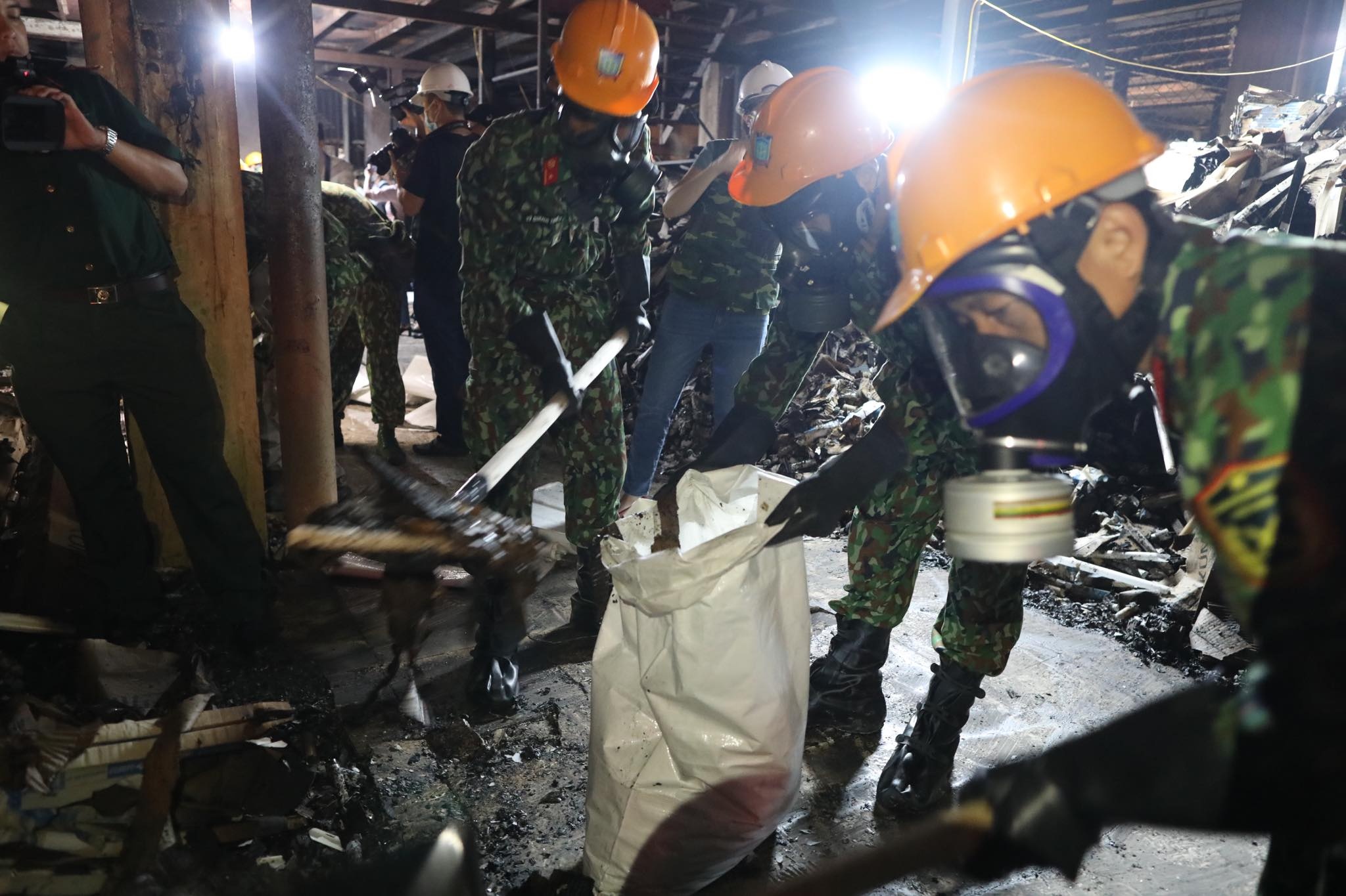 hut bun cong ranh quanh Rang Dong,  o nhiem thuy ngan Rang Dong anh 1