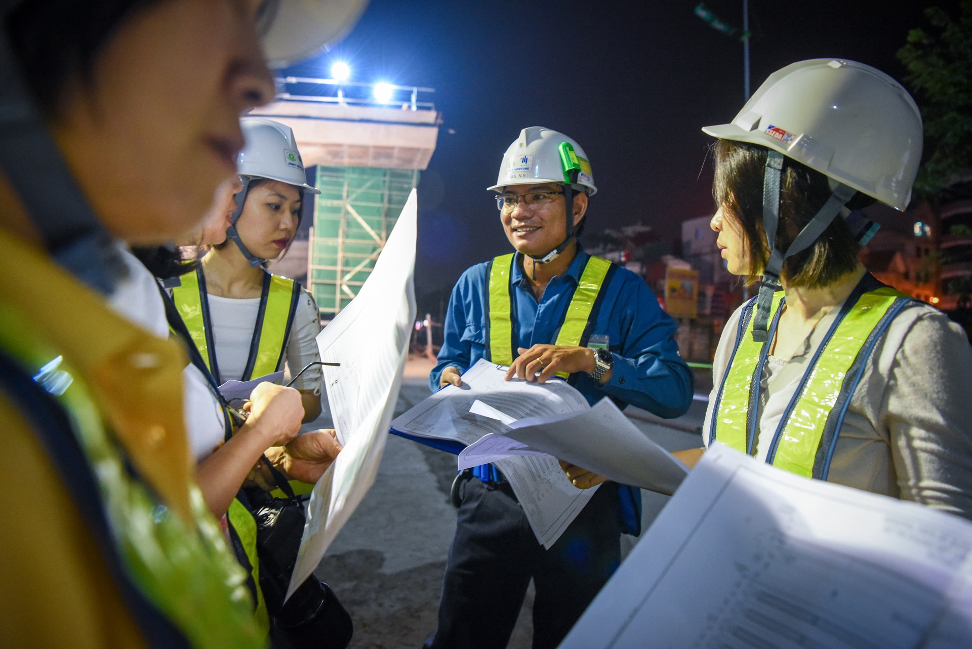 lao dam cau can mai dich thang long anh 6