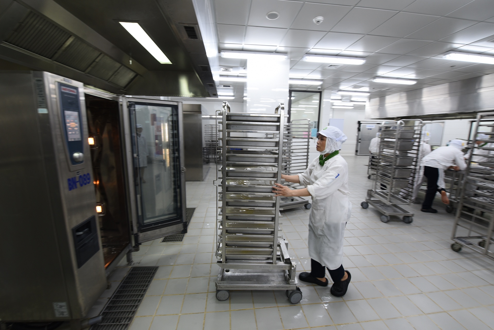 suat an hang khong anh 13