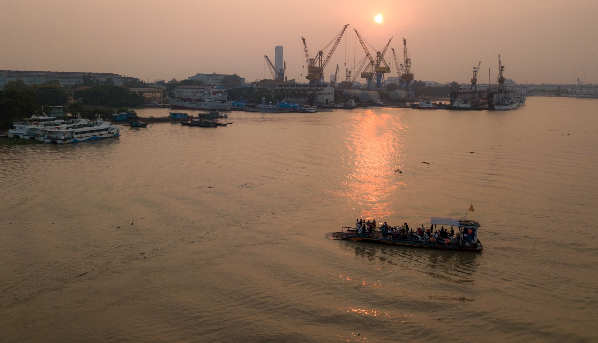 Dung hoat dong pha Binh anh 36