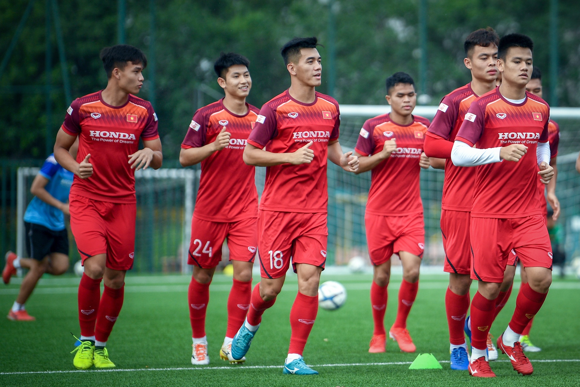 trong hung tien linh len doi tuyen quoc gia anh 10