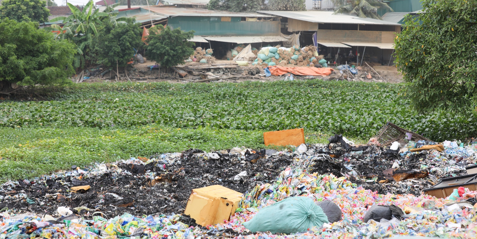 nha may o nhiem bua vay Ha Noi anh 13