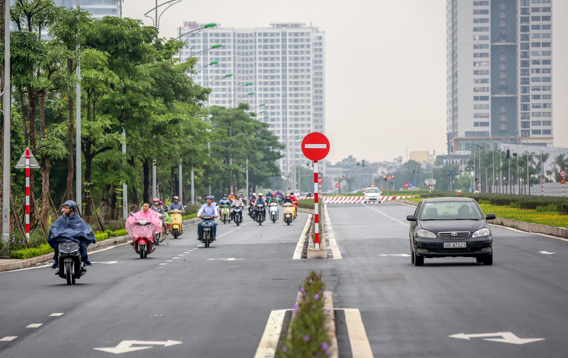thong xe duong nguyen van huyen keo dai anh 3