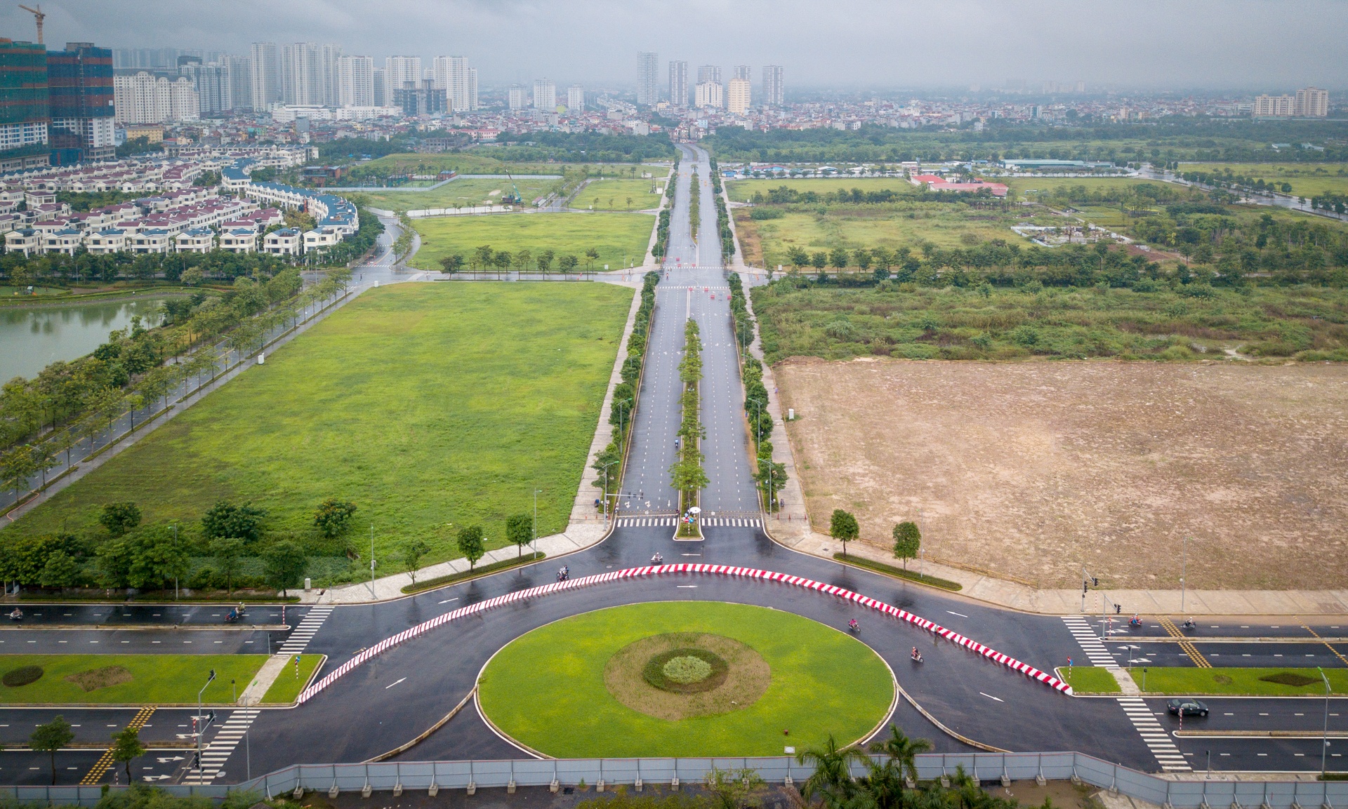 thong xe duong nguyen van huyen keo dai anh 6