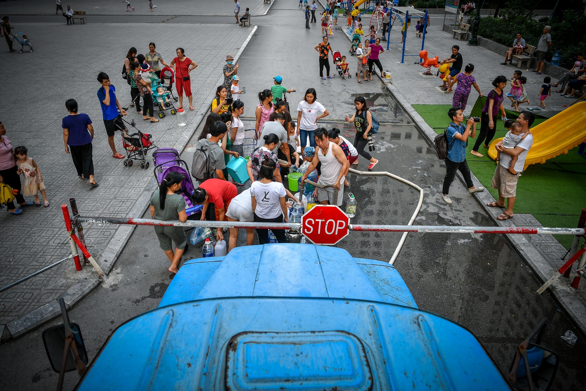 xep hang lay nuoc anh 2