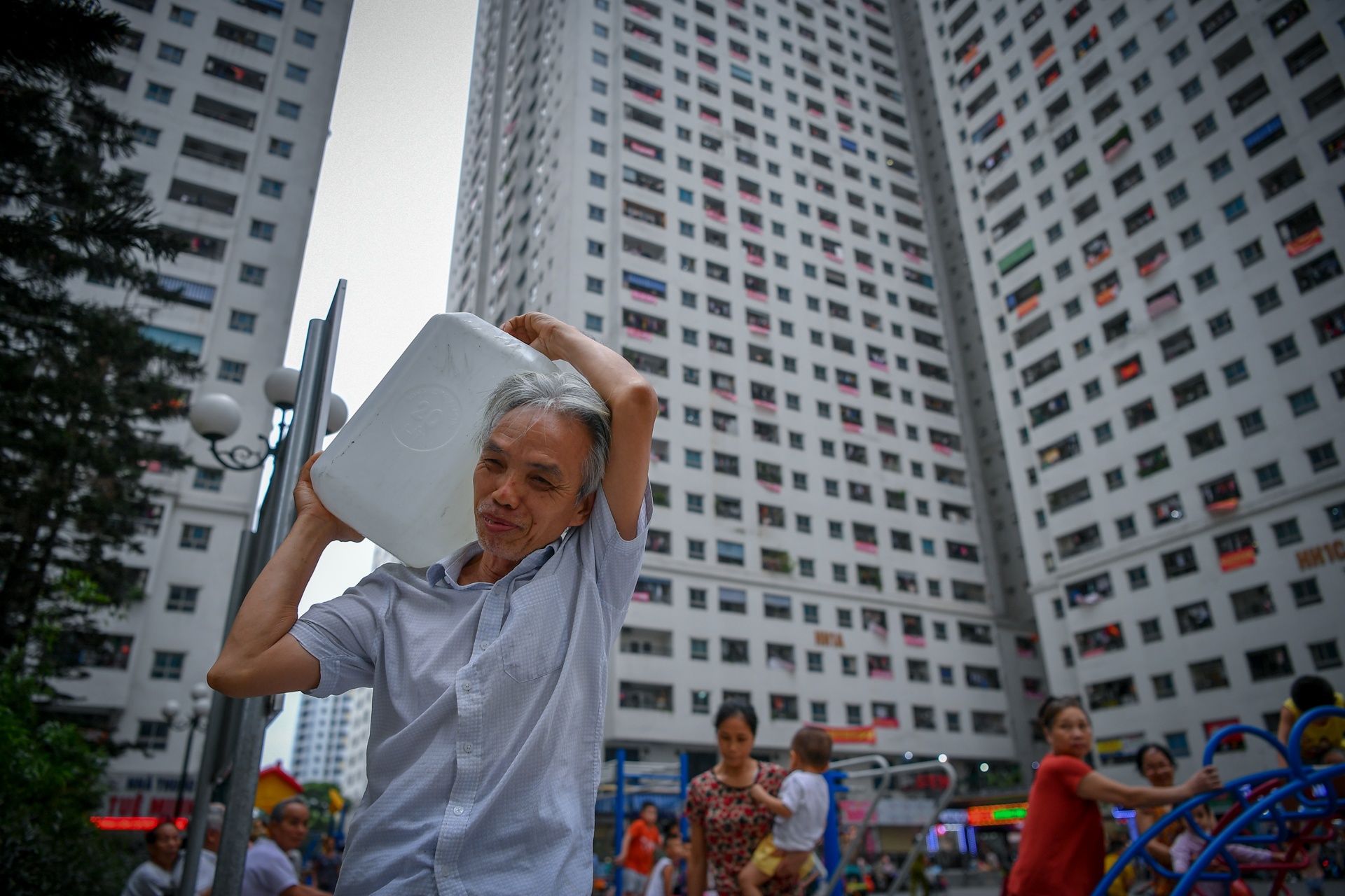 xep hang lay nuoc anh 7