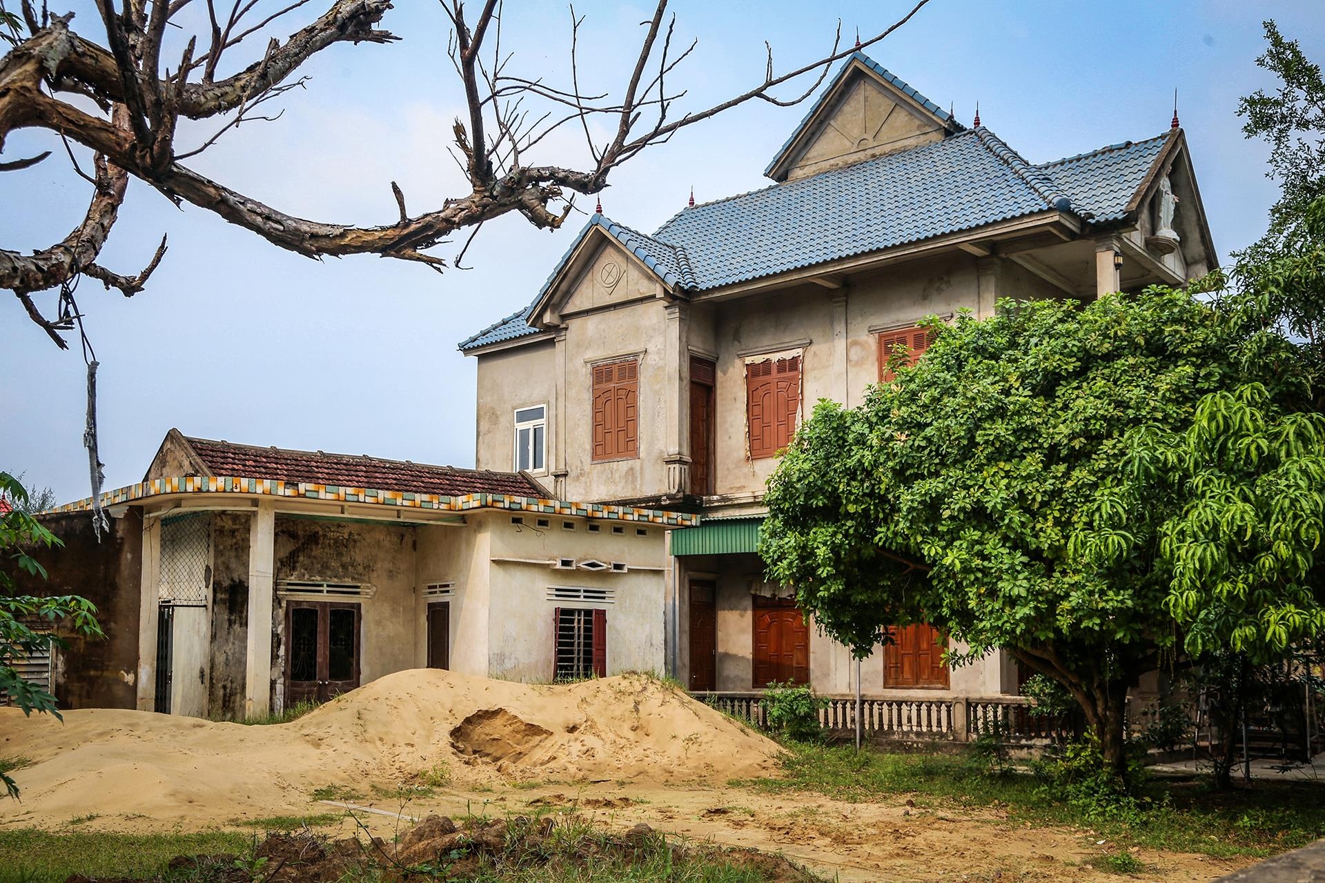 'Biet thu rong' o lang xuat khau lao dong giau nhat Ha Tinh hinh anh