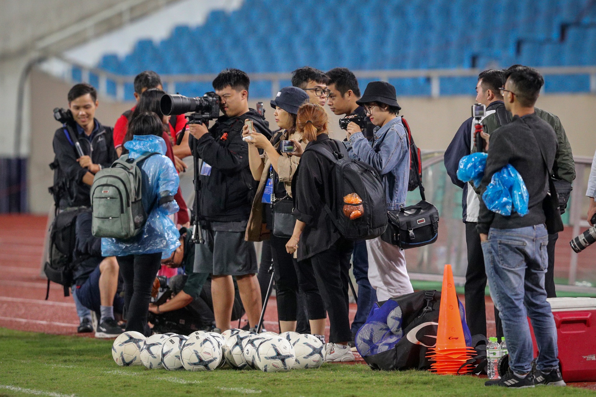 doi tuyen viet nam luyen tap anh 10