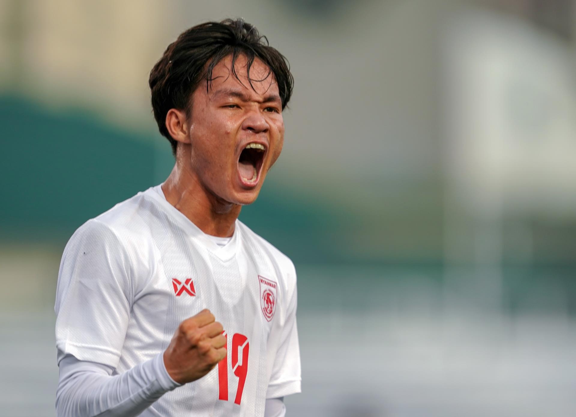 U22 Myanmar vuon len ngoi dau bang A hinh anh