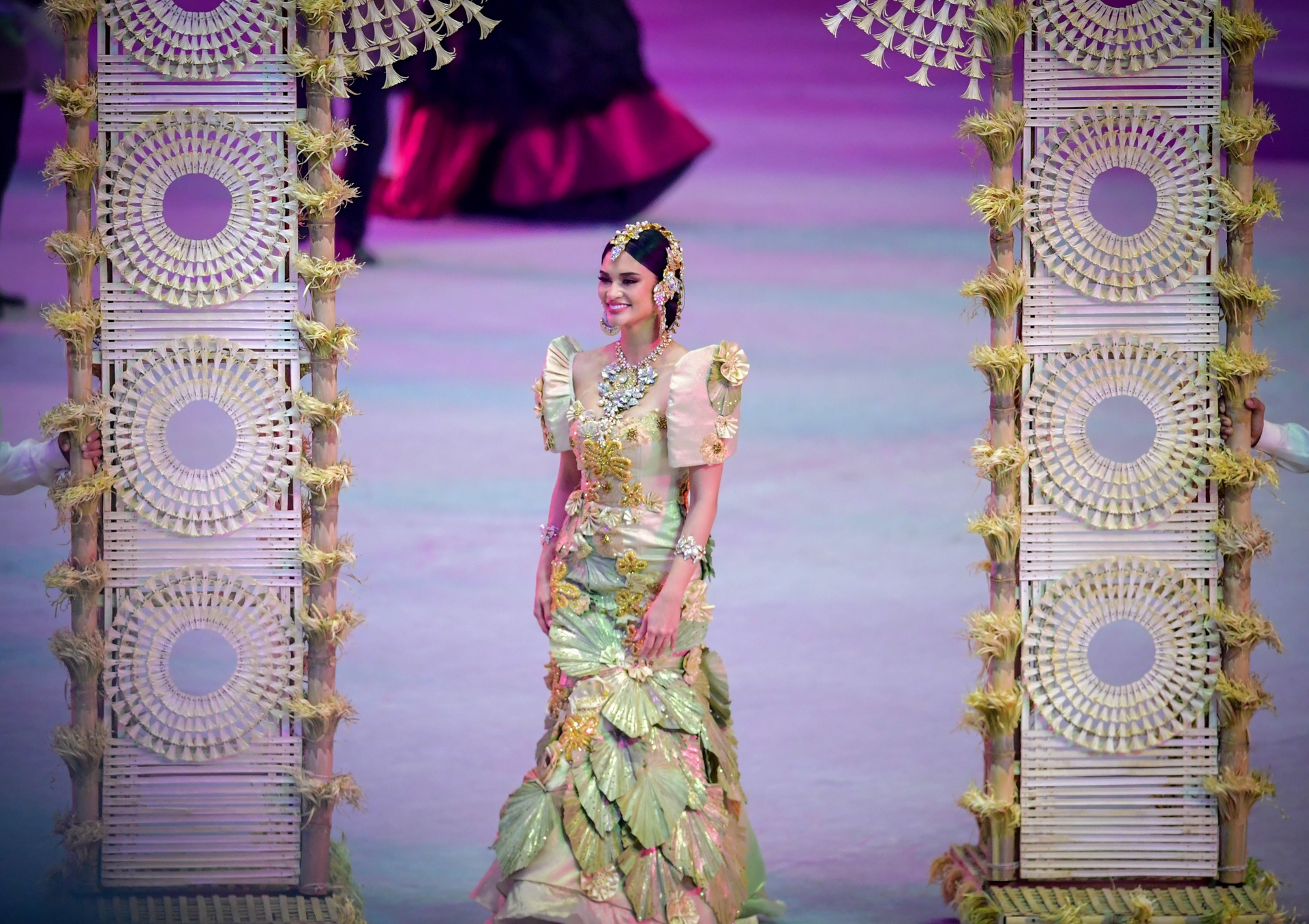 nhan sac dan hoa hau dem khai mac sea games 30 anh 14