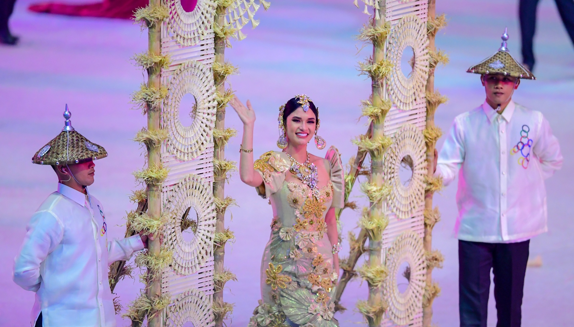 nhan sac dan hoa hau dem khai mac sea games 30 anh 1