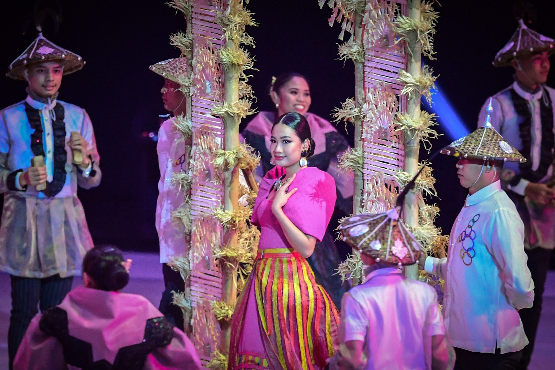 nhan sac dan hoa hau dem khai mac sea games 30 anh 3