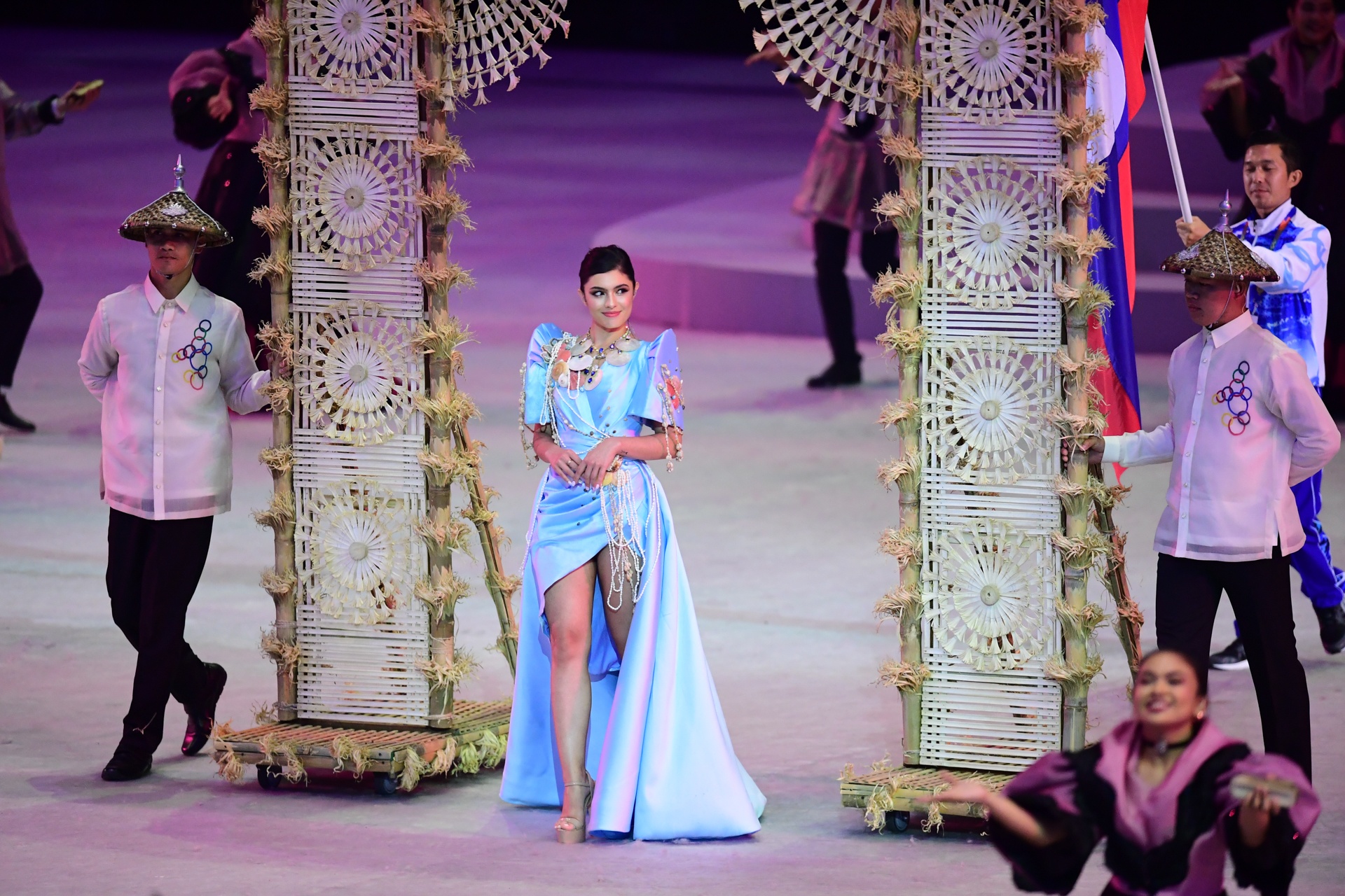 nhan sac dan hoa hau dem khai mac sea games 30 anh 5