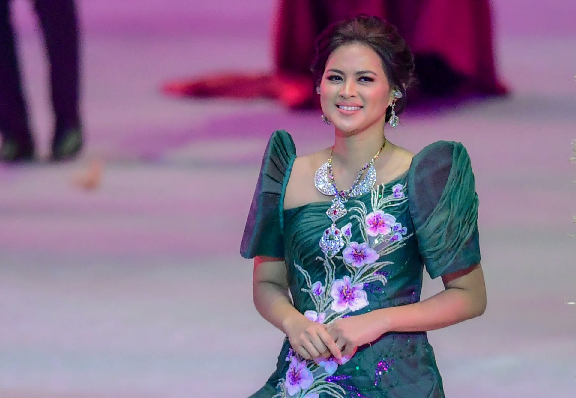 nhan sac dan hoa hau dem khai mac sea games 30 anh 7