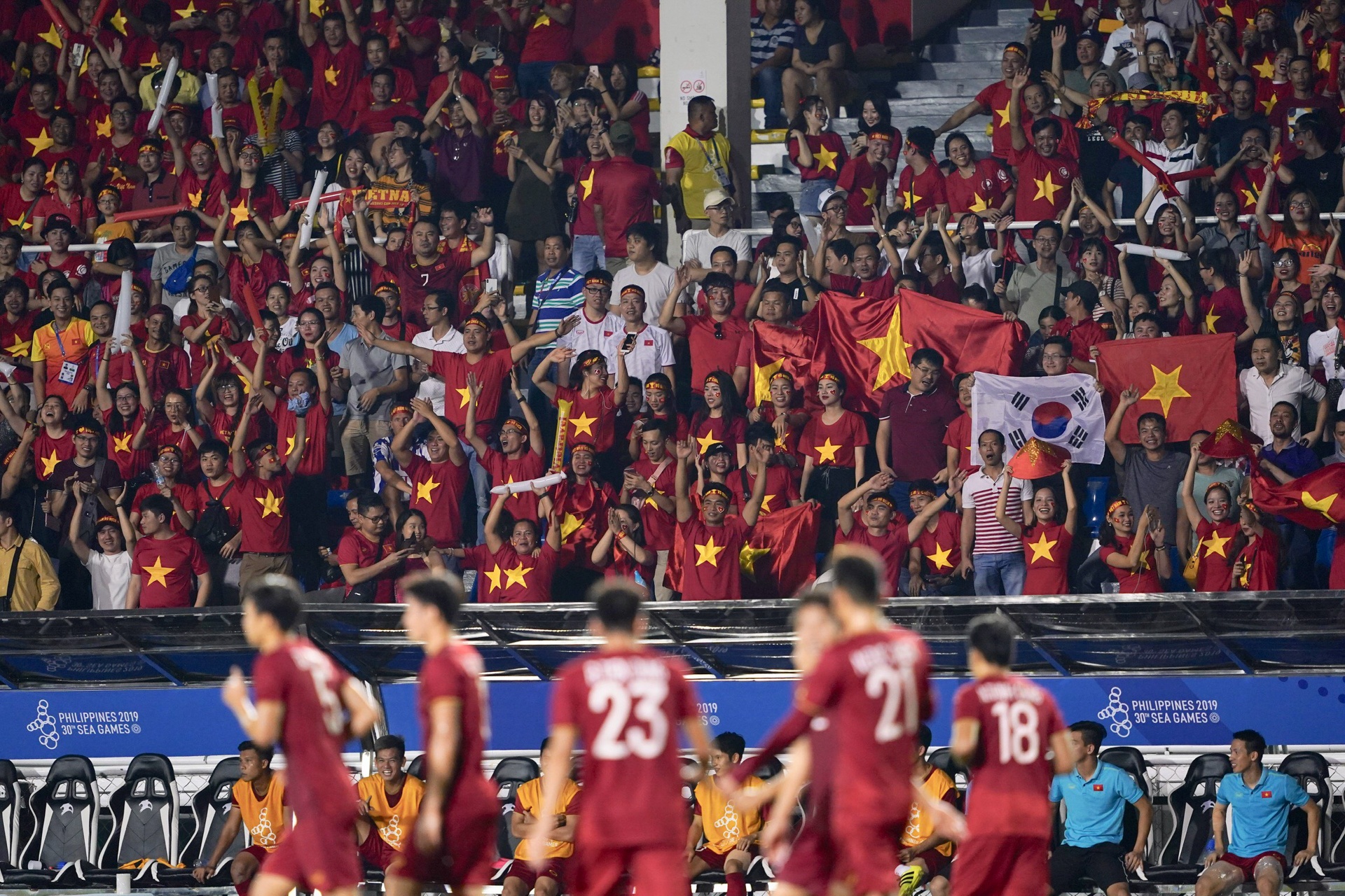 hà đức chinh lập hattrick đưa việt nam vào chung kết ảnh 10 ha duc chinh lap hattrick dua viet nam vao chung ket anh 10