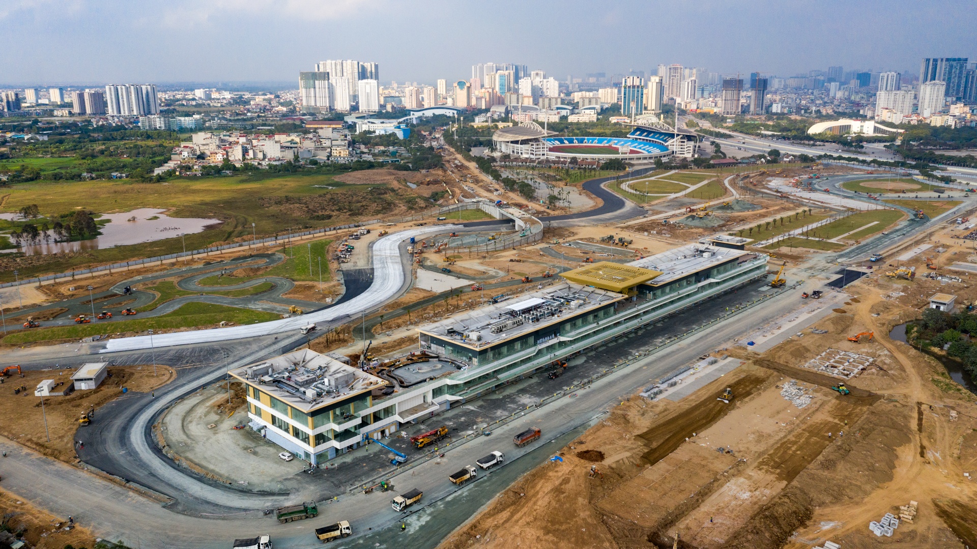 Duong dua F1 Ha Noi dang thanh hinh hinh anh