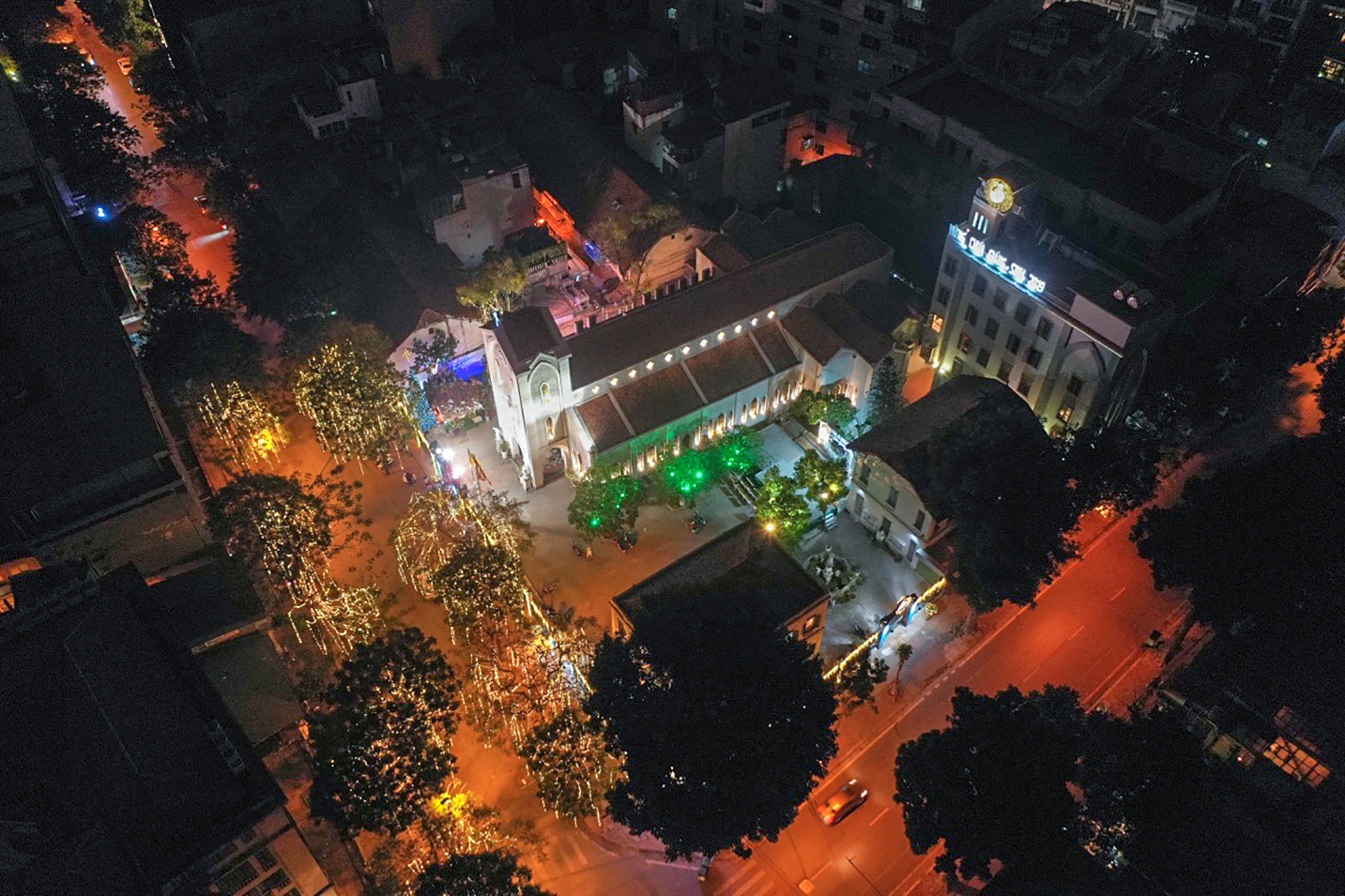 nha tho ha noi trang hoang dem noel anh 7