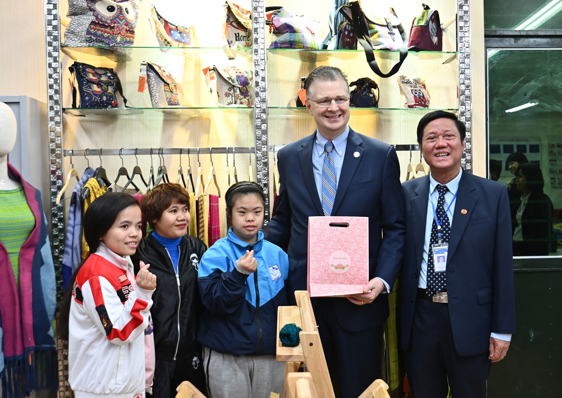 dai su my mua qua o viet nam anh 9