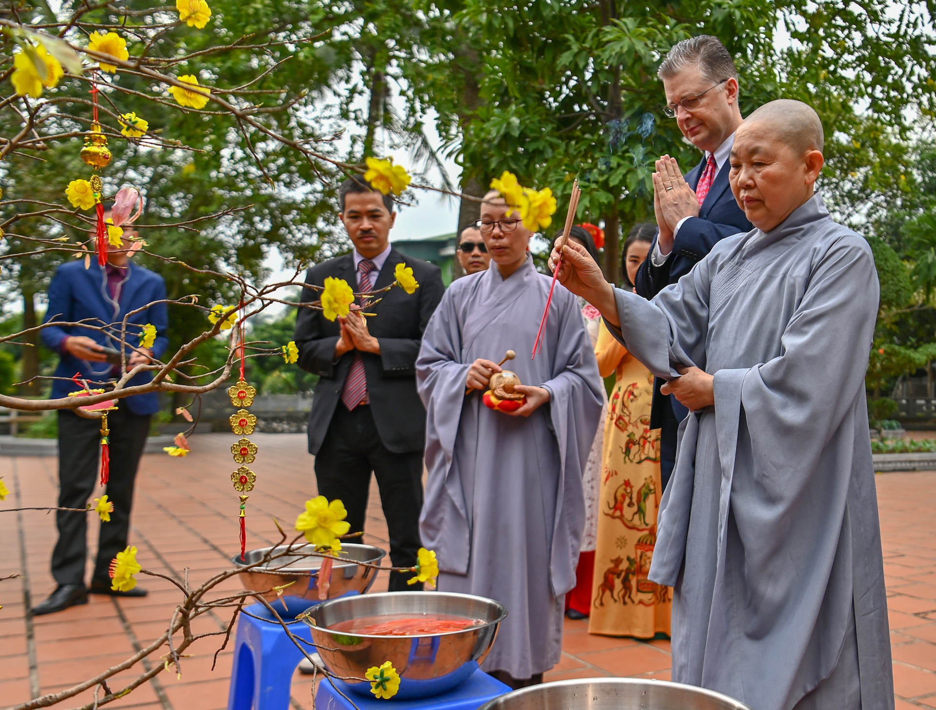 dai su my tha ca chep anh 6