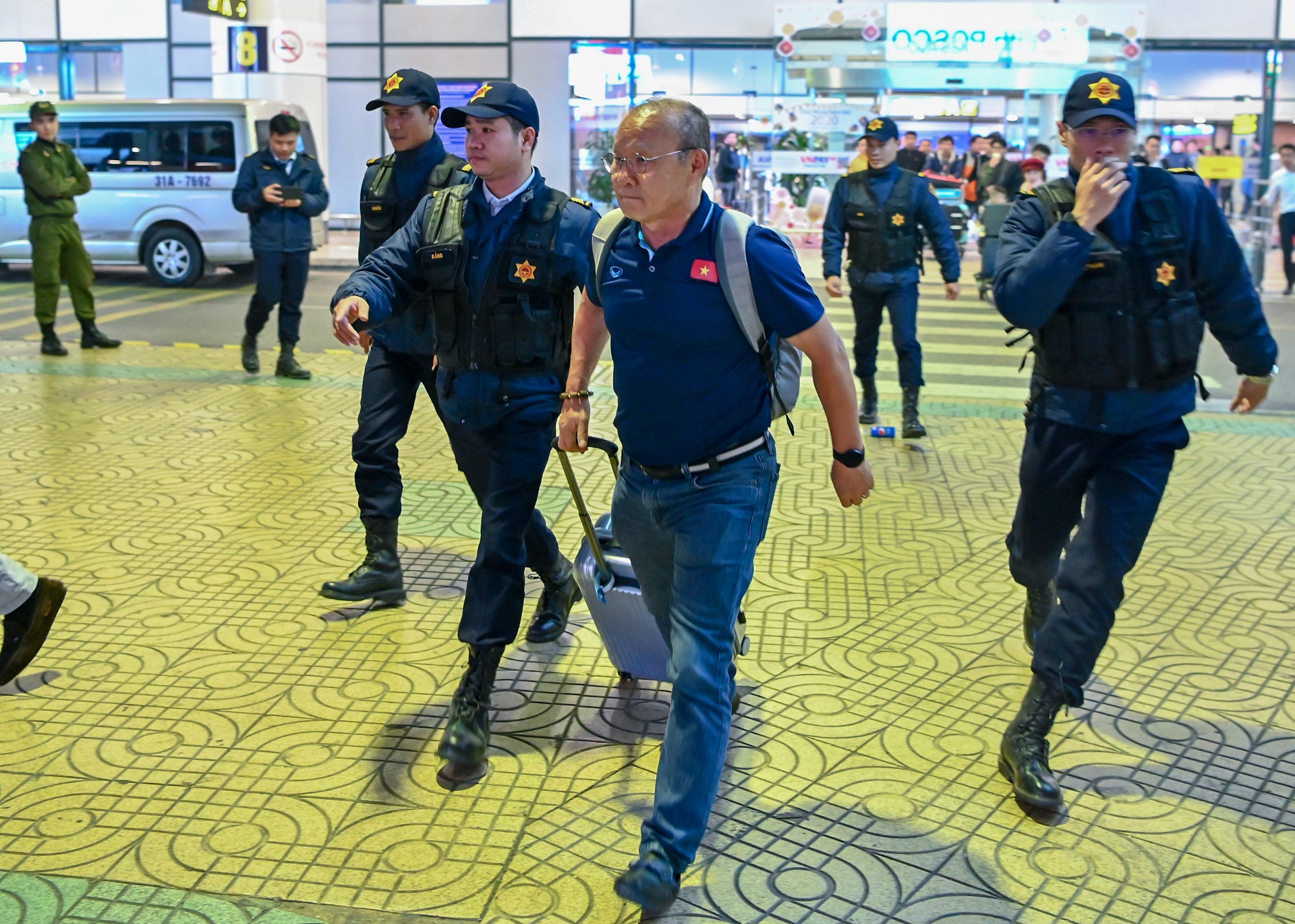 u23 viet nam ve nuoc anh 10