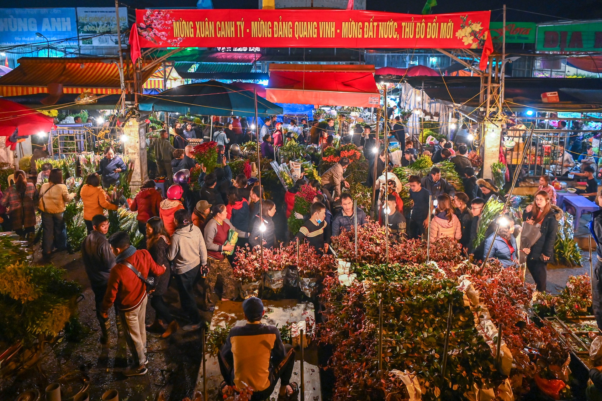 cho hoa quang ba un tac keo dai anh 1