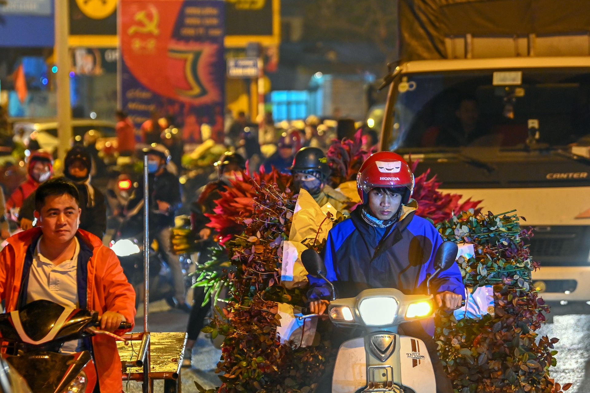 Ha Noi ket xe hang km tu mo sang 28 Tet hinh anh