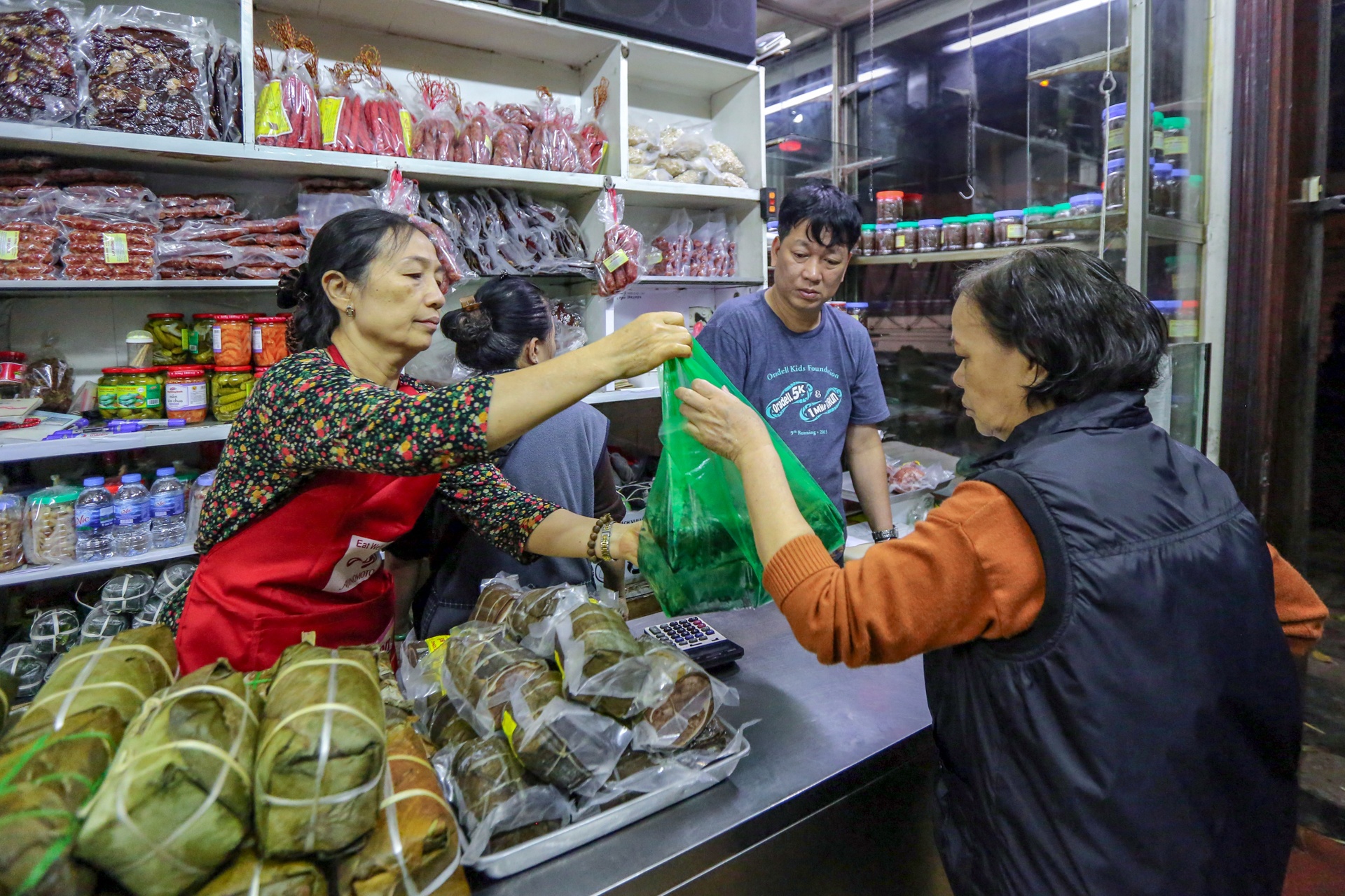 dan thu do di cho nha giau tu mo sang anh 10