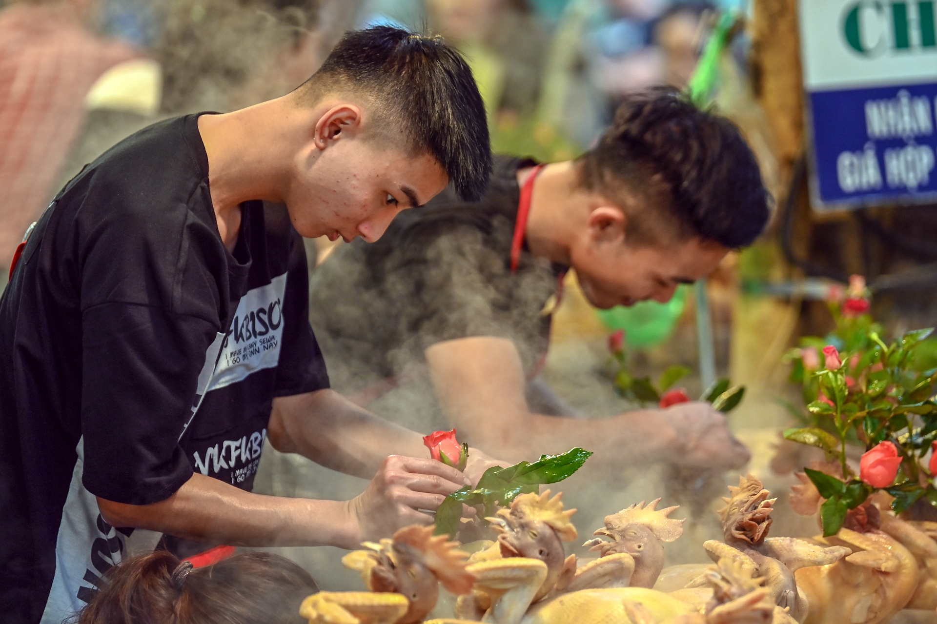 Dan thu do xep hang sam do cung 30 Tet tai cho Hang Be tu mo sang hinh anh